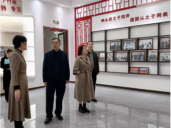 實(shí)地走訪企業(yè) 助力企業(yè)發(fā)展一一洛陽(yáng)市人大副主任徐新、工信局副局長(zhǎng)衛(wèi)樹(shù)紅一行蒞臨鴻元軸承調(diào)研