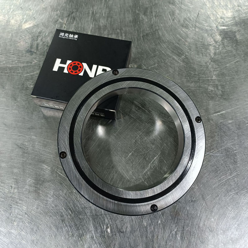 交叉滾子轉盤軸承與普通的轉盤軸承對比有哪些優(yōu)勢？